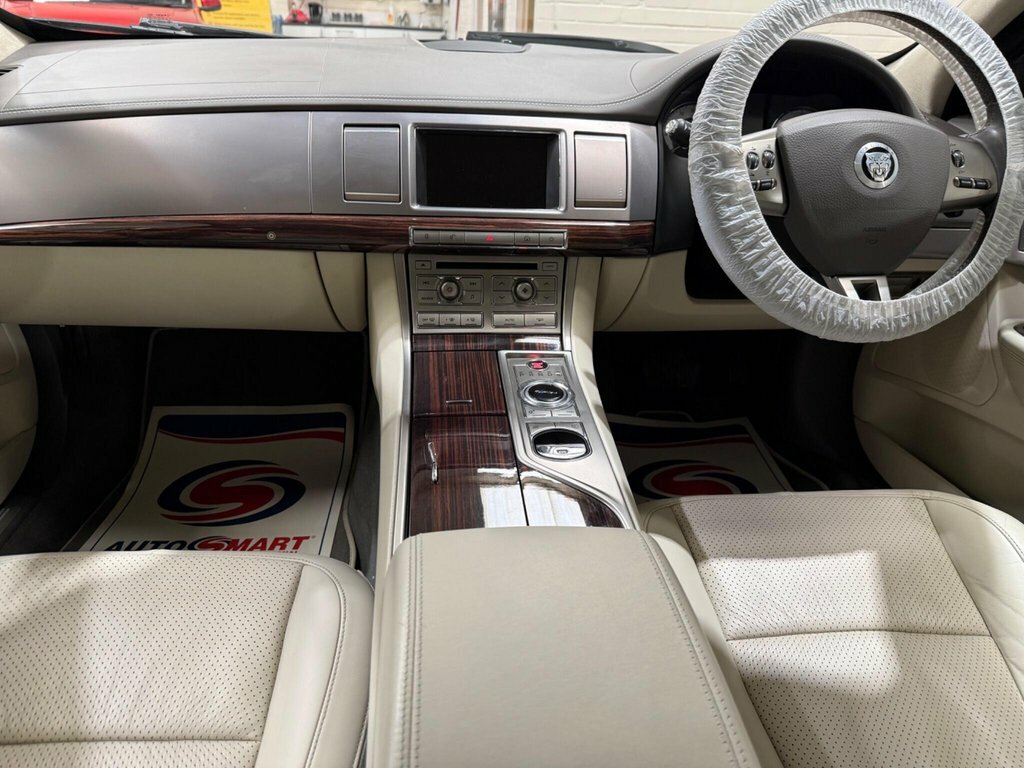 Jaguar XF 3L Portfolio Blue #2