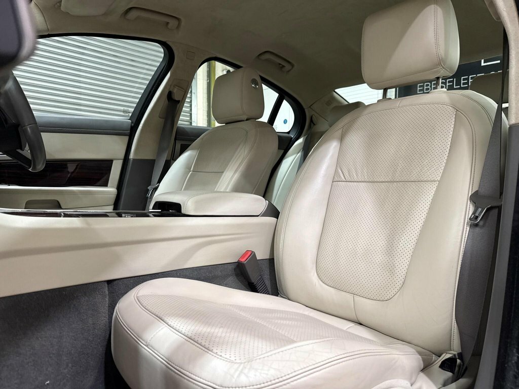 Jaguar XF V6 Premium Luxury Grey #12