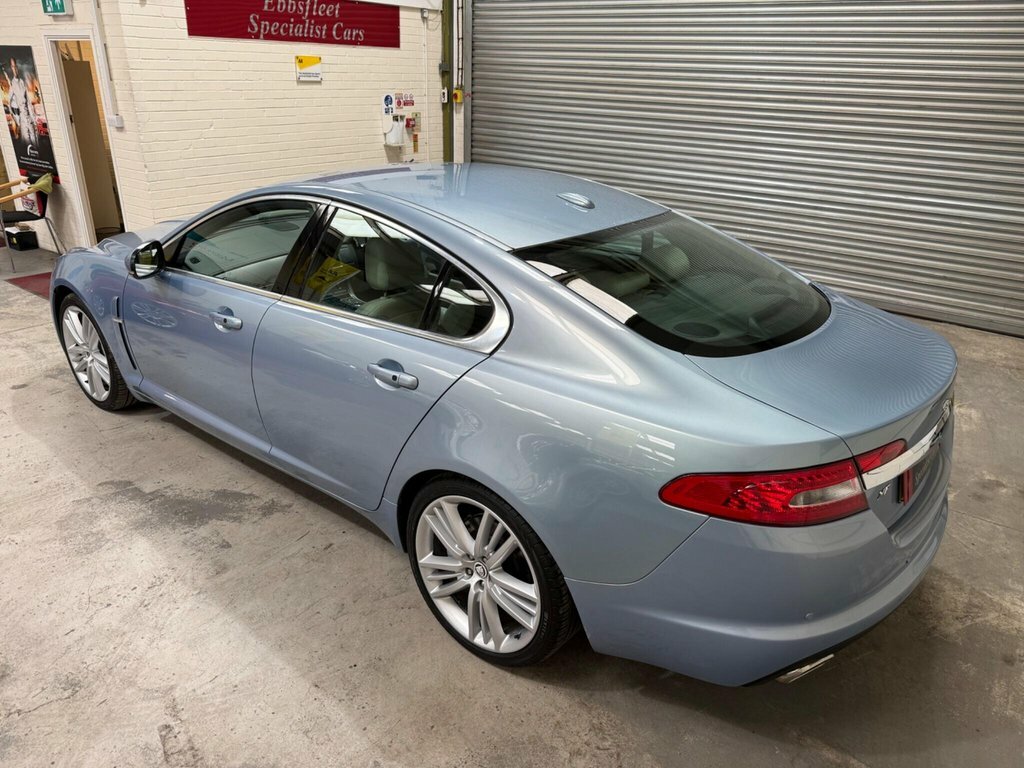 Jaguar XF V6 Premium Luxury Grey #46