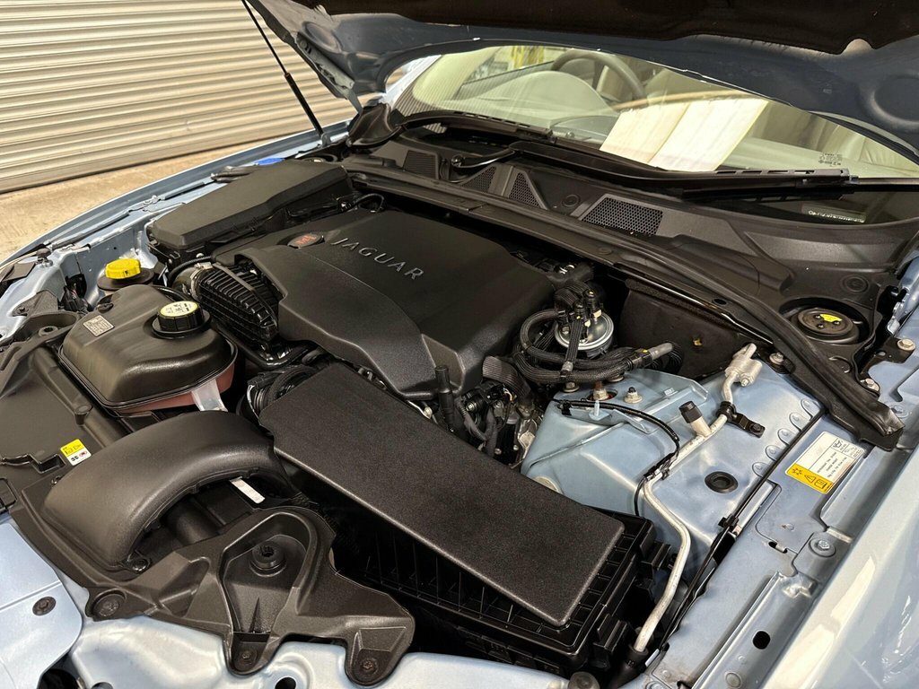 Jaguar XF V6 Premium Luxury Grey #50