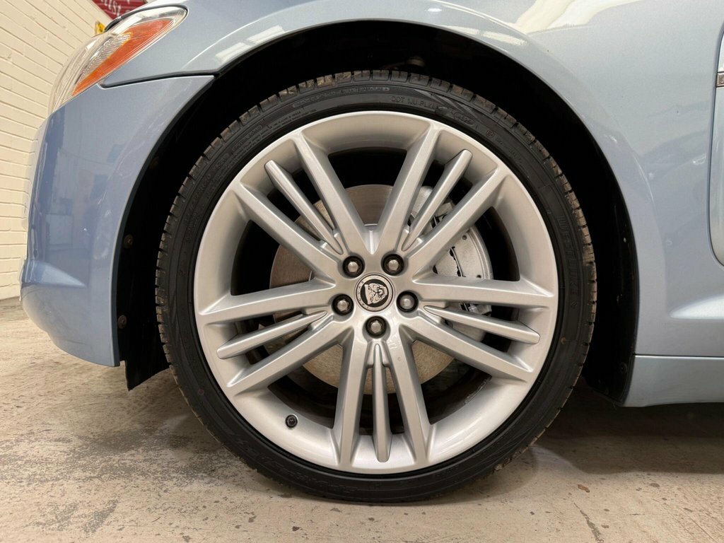 Jaguar XF V6 Premium Luxury Grey #35