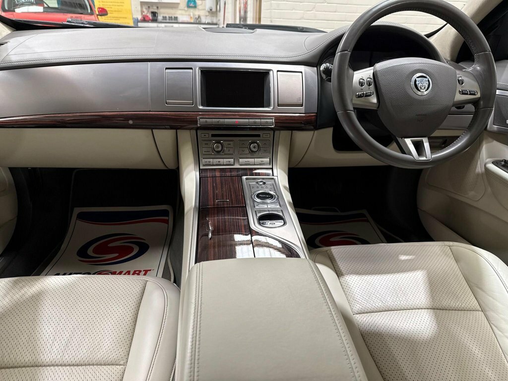 Jaguar XF V6 Premium Luxury Grey #7