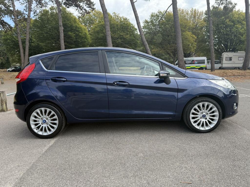 Ford Fiesta 1.4 Titanium Hatchback 149 G EN12DJU Blue #4