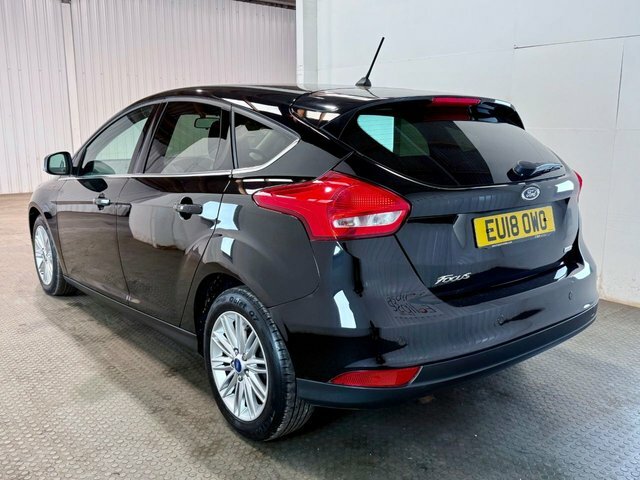 Ford Focus 2018 1.0T Ecoboost Zetec Edition Hatchback Pet Black #3