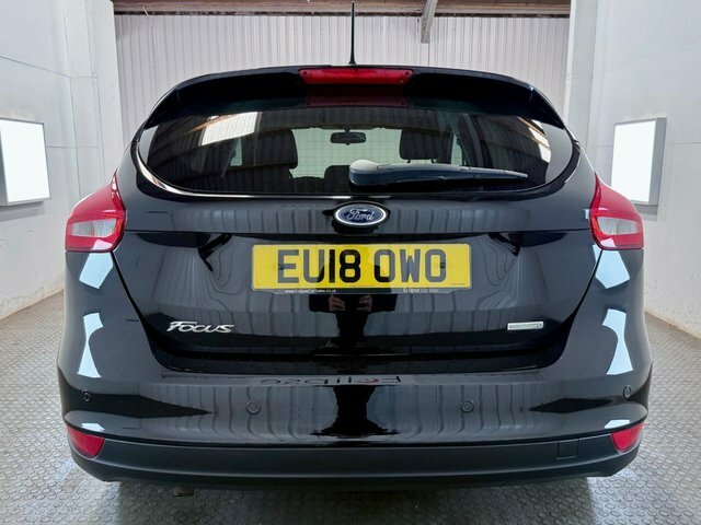 Ford Focus 2018 1.0T Ecoboost Zetec Edition Hatchback Pet Black #4