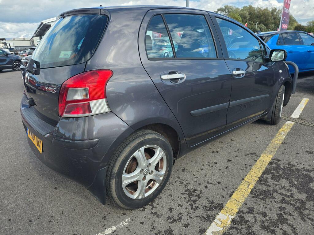 Toyota Yaris Tr Grey #4