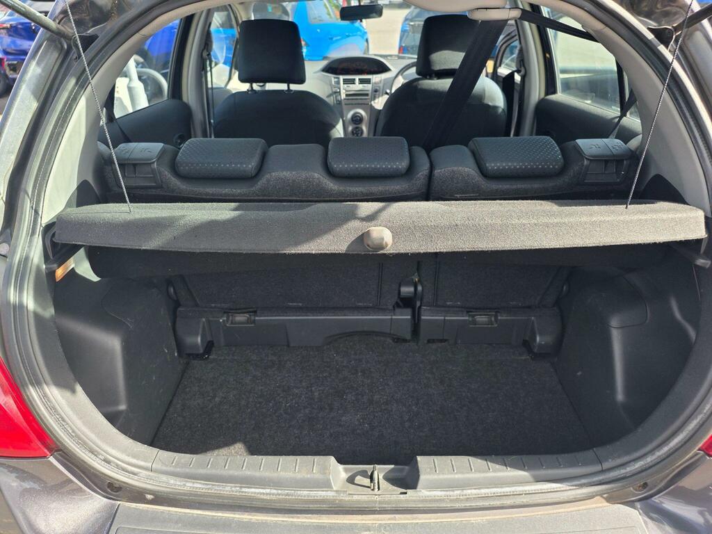 Toyota Yaris Hatchback Silver #13