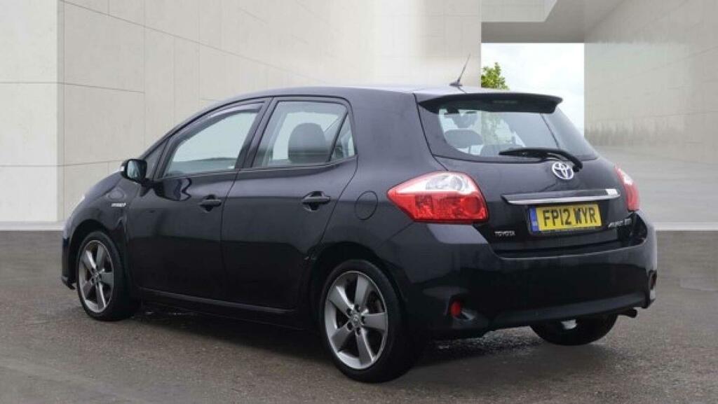 Toyota Auris T Spirit Black #4