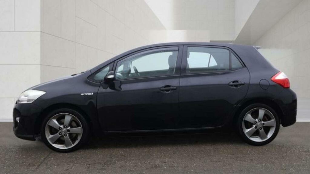Toyota Auris T Spirit Black #6