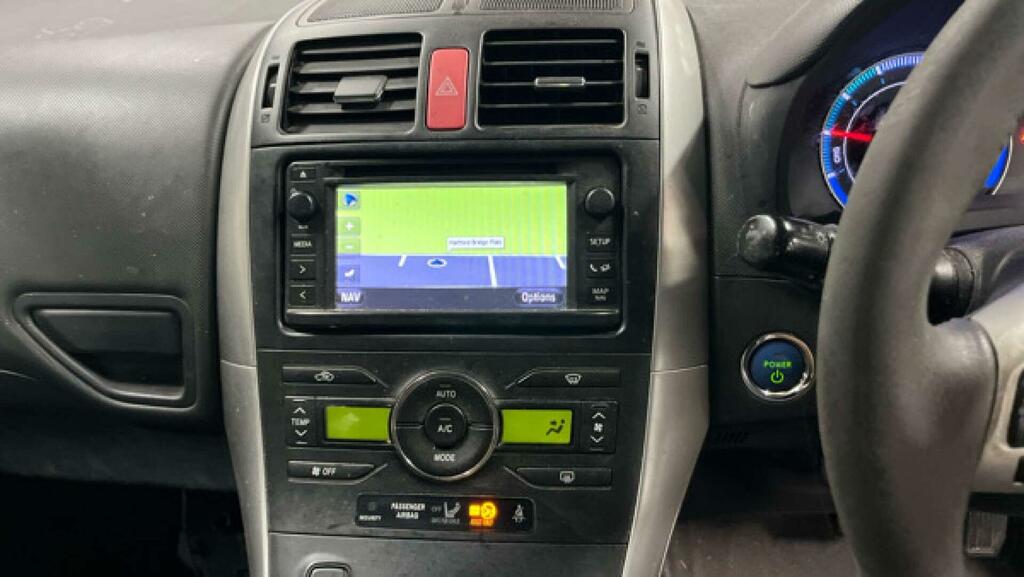 Toyota Auris Hatchback Red #12