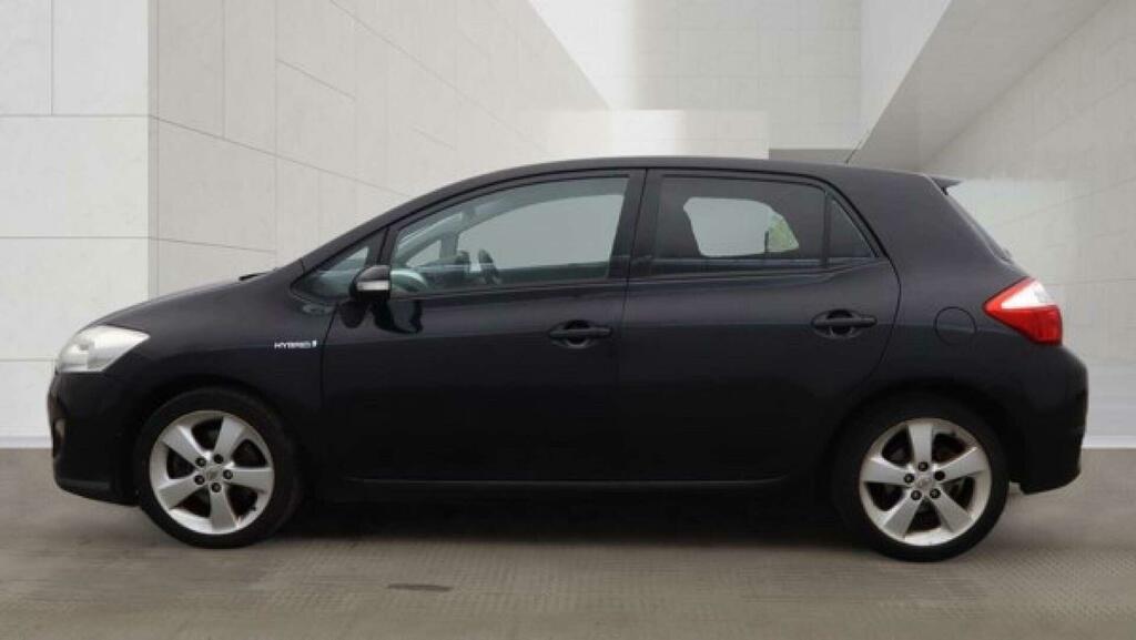 Toyota Auris T Spirit Black #6