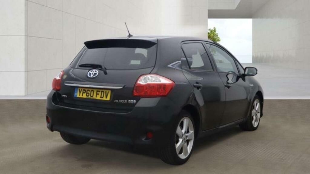 Toyota Auris T Spirit Black #3