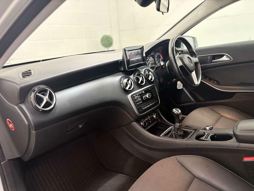 Mercedes-Benz A Class A250 Blueefficiency Amg Red #42