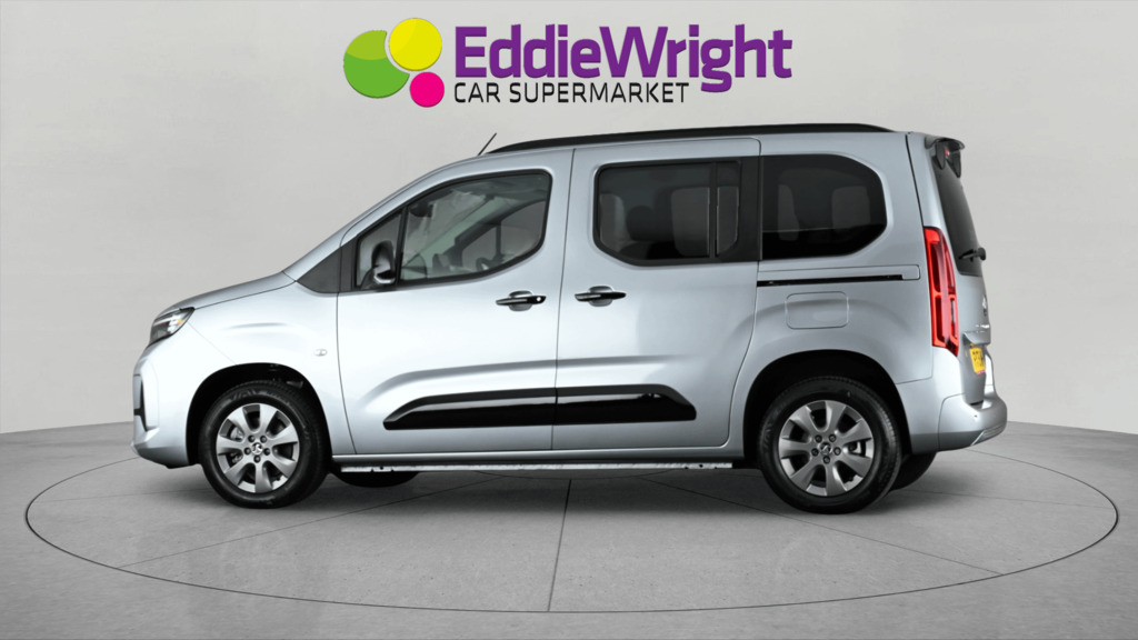 Vauxhall Combo-e Life 52Kwh 136 Bhp Ultimate Mpv Nq FV75WWP  #4