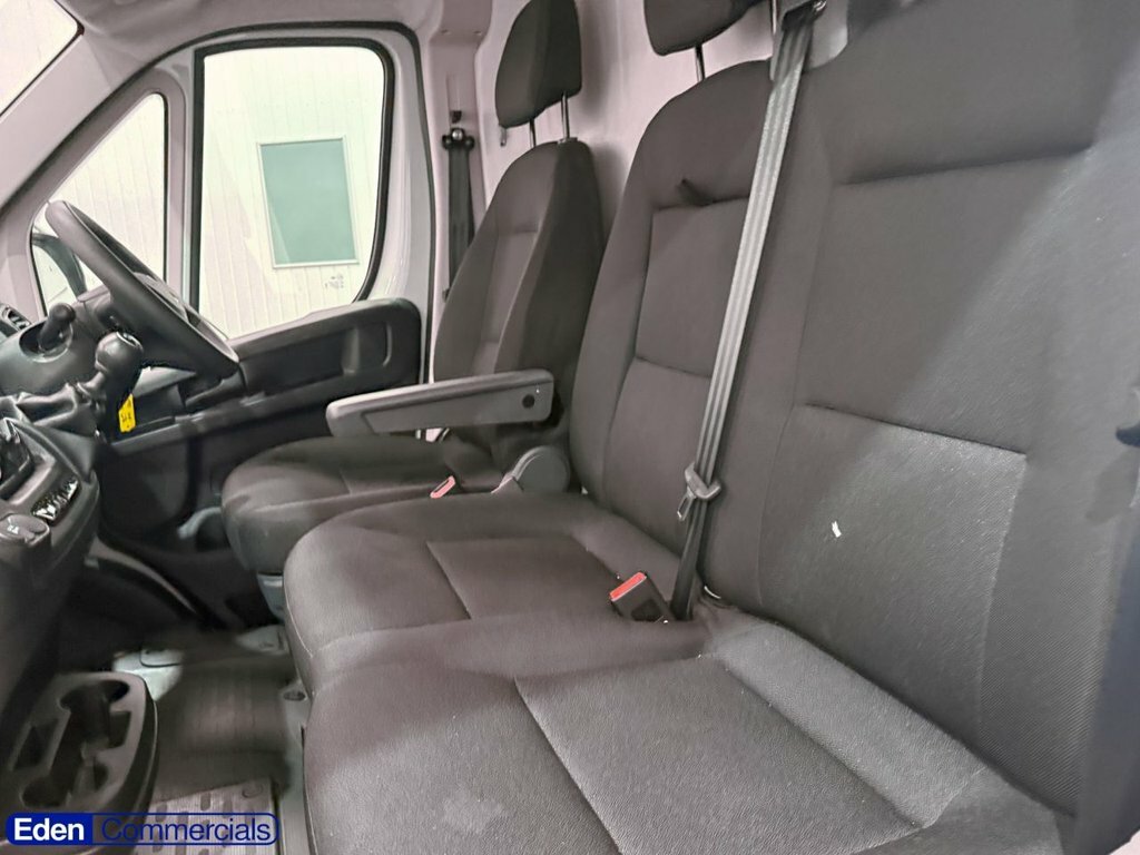 Peugeot Boxer Panel Van Professional Black #7