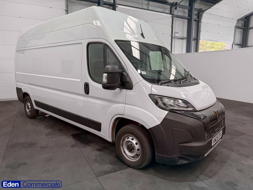 Peugeot Boxer 2L Professional White