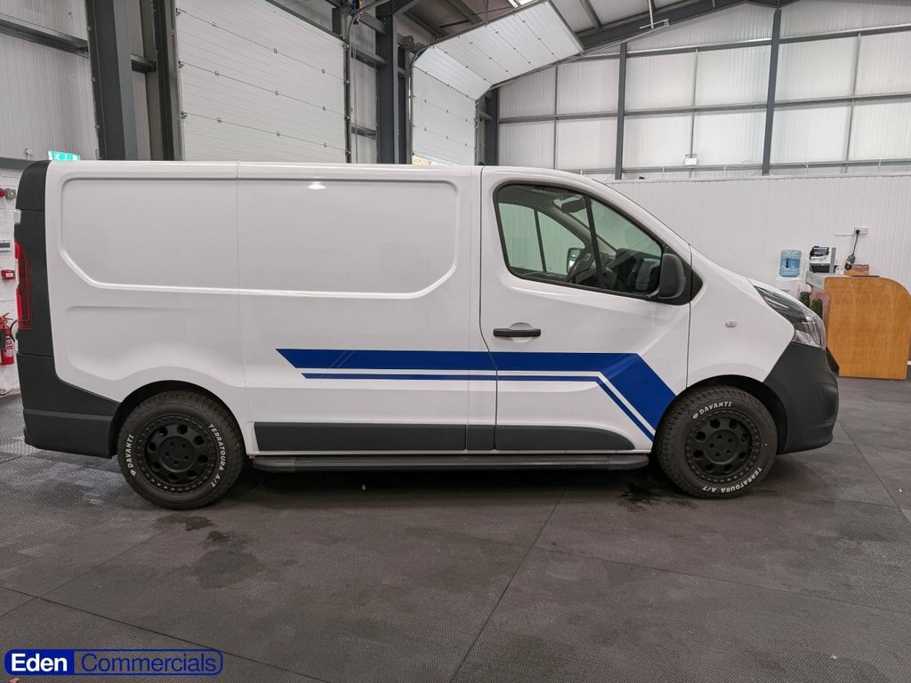 Vauxhall Vivaro Mpv White #3