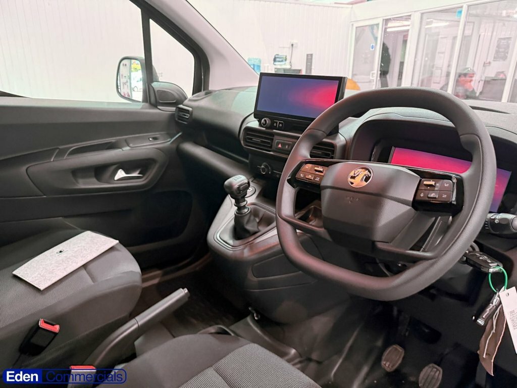 Vauxhall Combo Crg H1 2300 1.5 Tb D 100Ps Pro #18