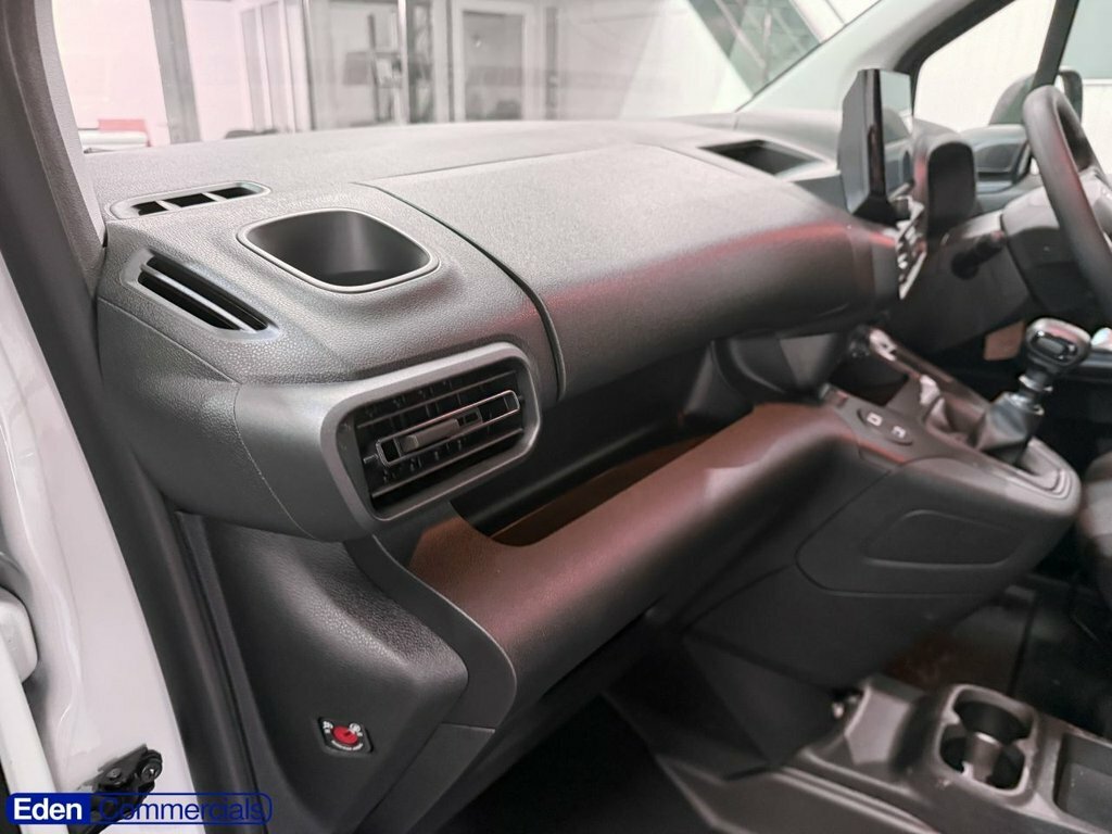 Vauxhall Combo Crg H1 2300 1.5 Tb D 100Ps Pro #13