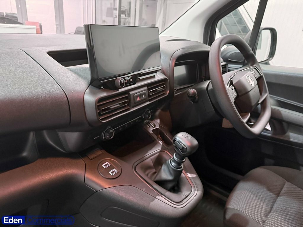 Vauxhall Combo 1.5L Prime 6Dr White #3
