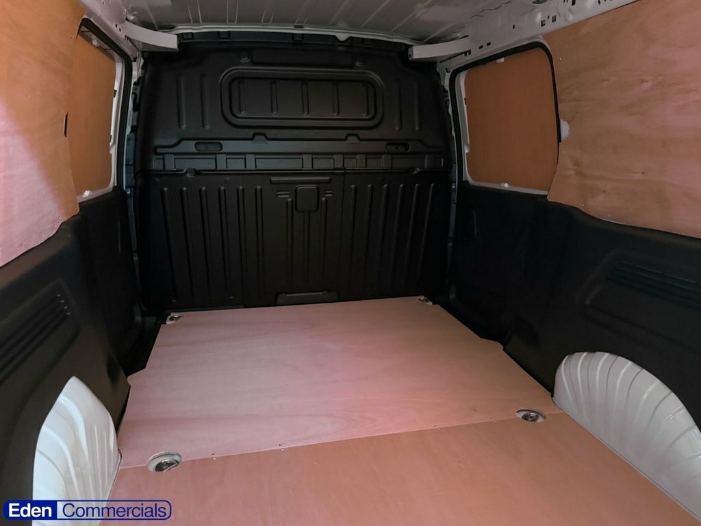 Vauxhall Combo 1.5L Prime 6Dr White #4