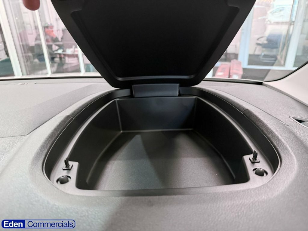 Vauxhall Combo Crg H1 2300 1.5 Tb D 100Ps Pro #23