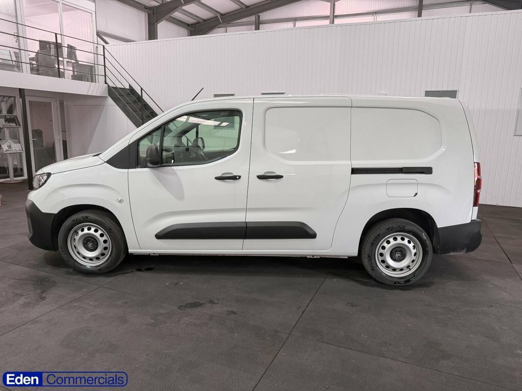 Vauxhall Combo 1.5L Prime 6Dr White #6