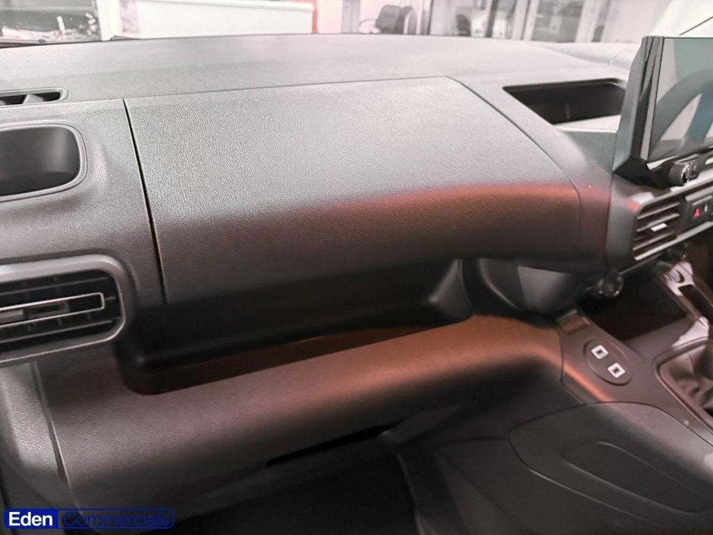Vauxhall Combo Crg H1 2300 1.5 Tb D 100Ps Pro #11