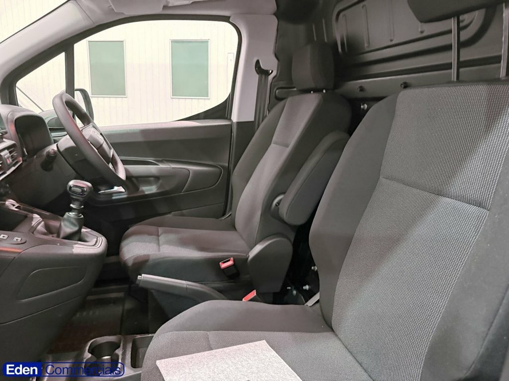 Vauxhall Combo Crg H1 2300 1.5 Tb D 100Ps Pro #9
