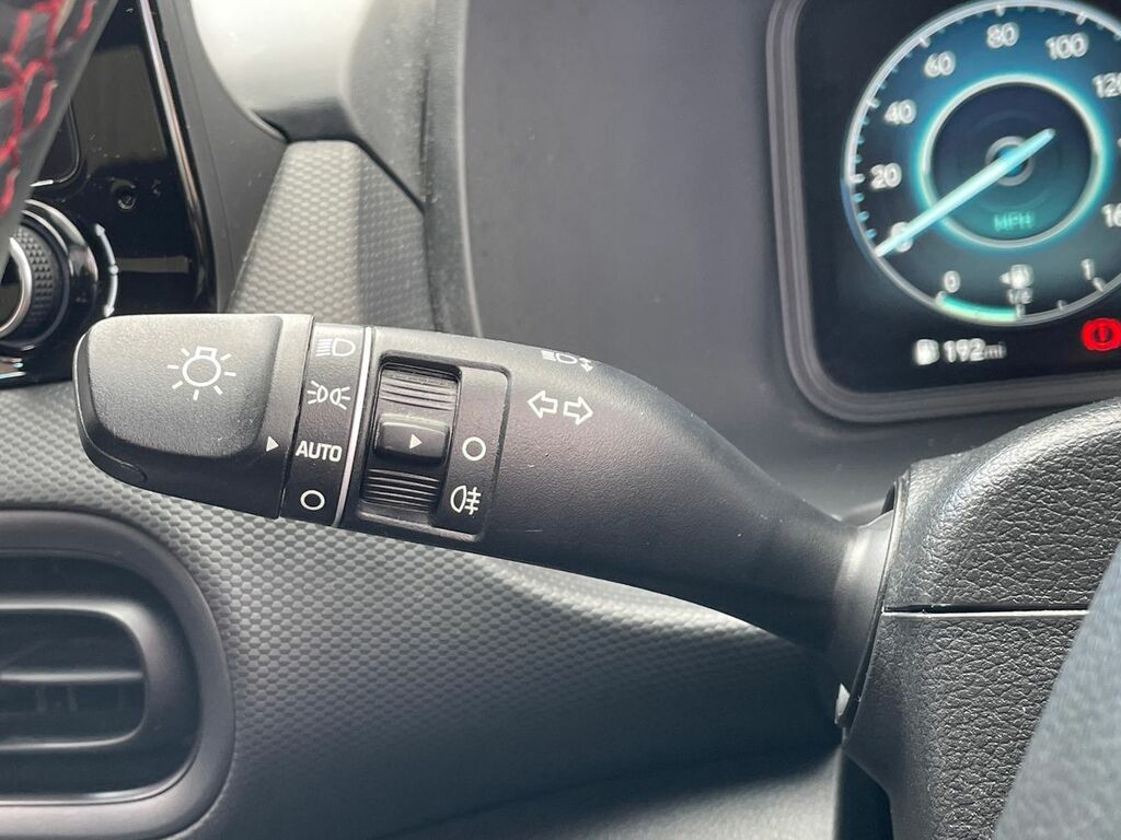 Hyundai Kona Hatchback #24