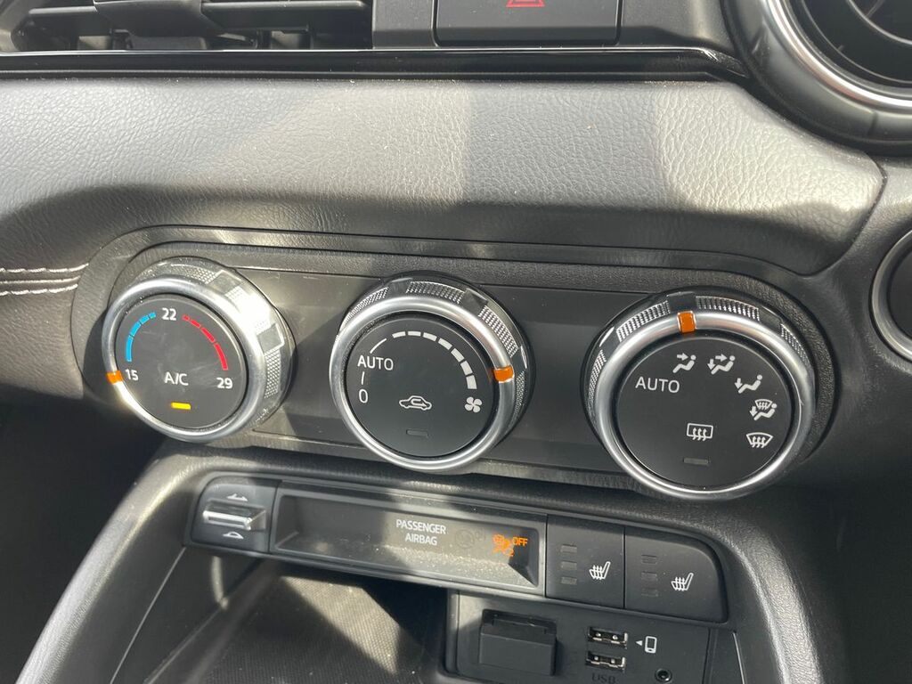 Mazda MX-5 1.5 132 Sport Red #18
