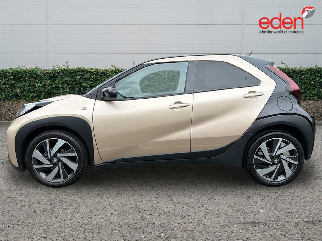 Toyota Aygo X 1.0 Vvt-i Edge Beige #4