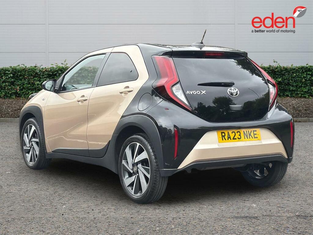 Toyota Aygo X 1.0 Vvt-i Edge Beige #5
