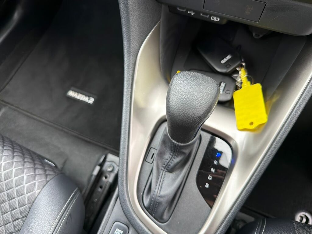 Mazda 2 1.5 E-skyactiv G Mhev Centre-line Red #19