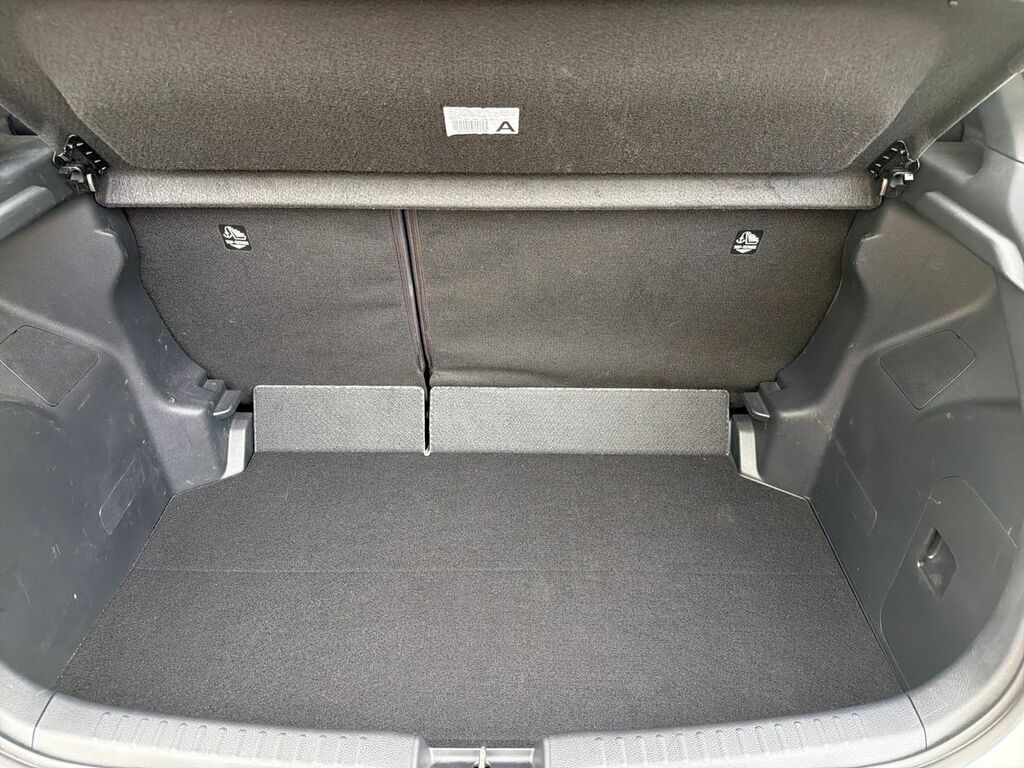 Mazda 2 1.5 E-skyactiv G Mhev Centre-line Red #12