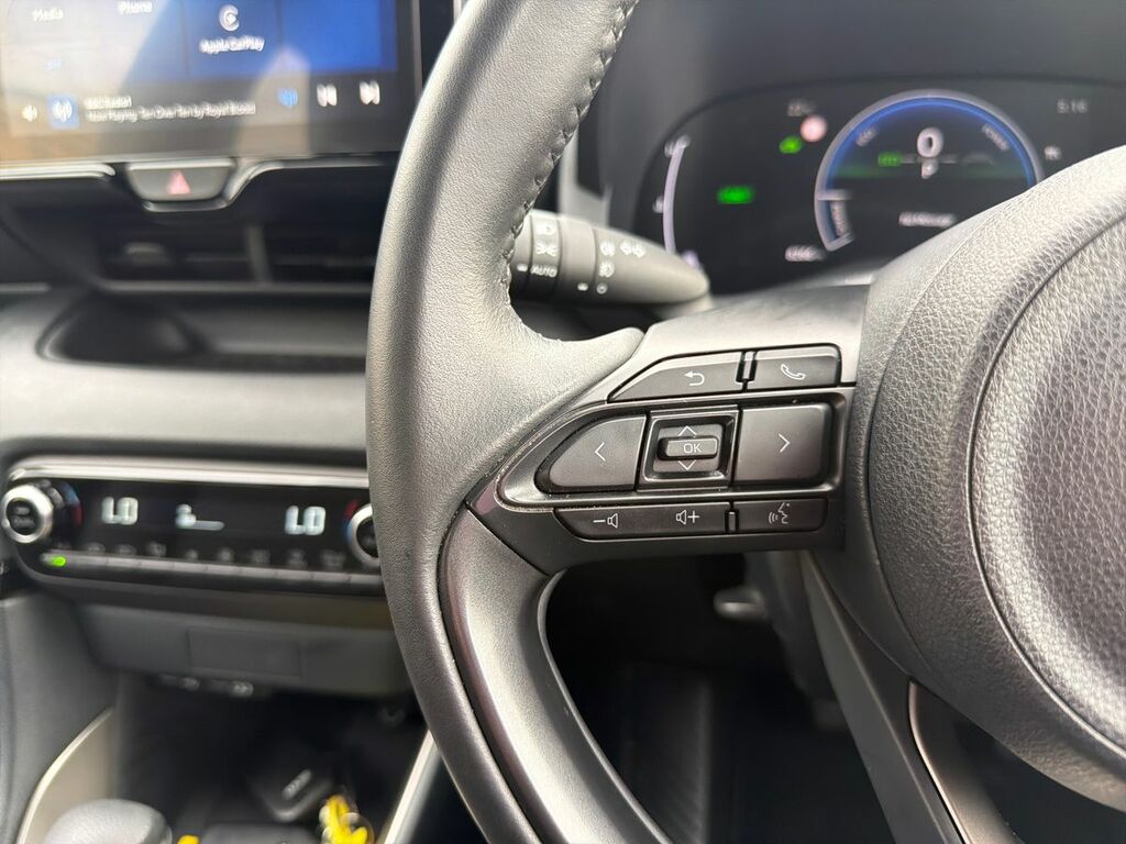 Mazda 2 1.5 E-skyactiv G Mhev Centre-line Red #16