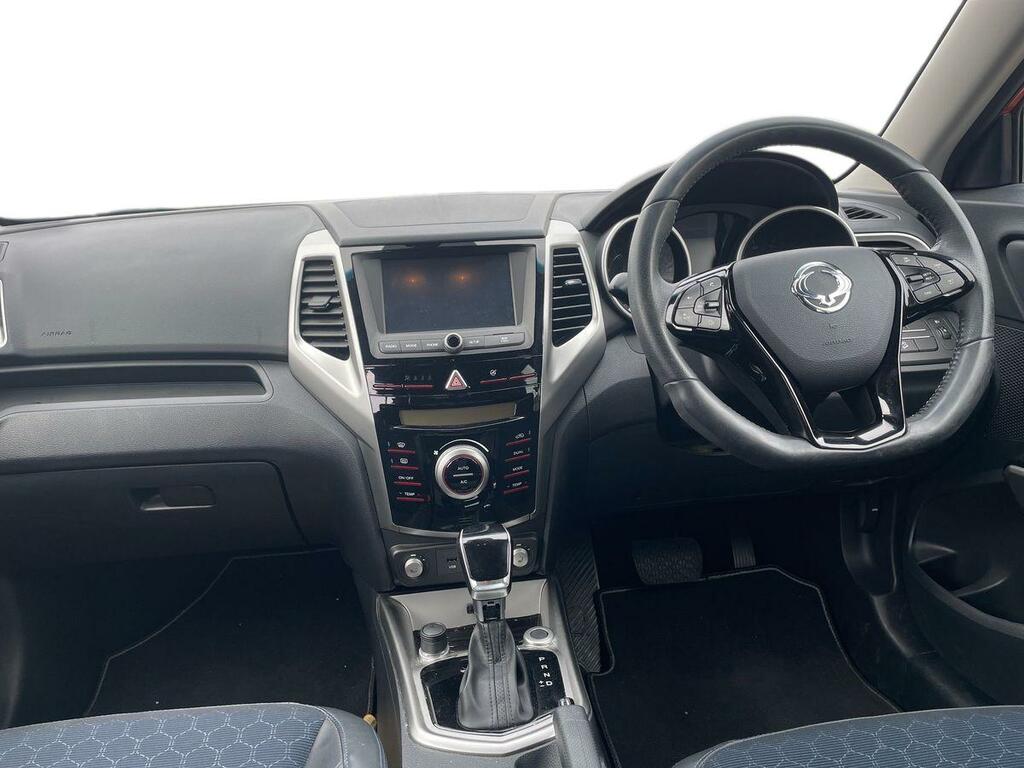 SsangYong Tivoli Hatchback Black #13