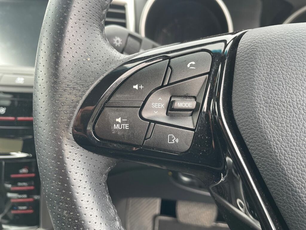 SsangYong Tivoli Hatchback Black #16