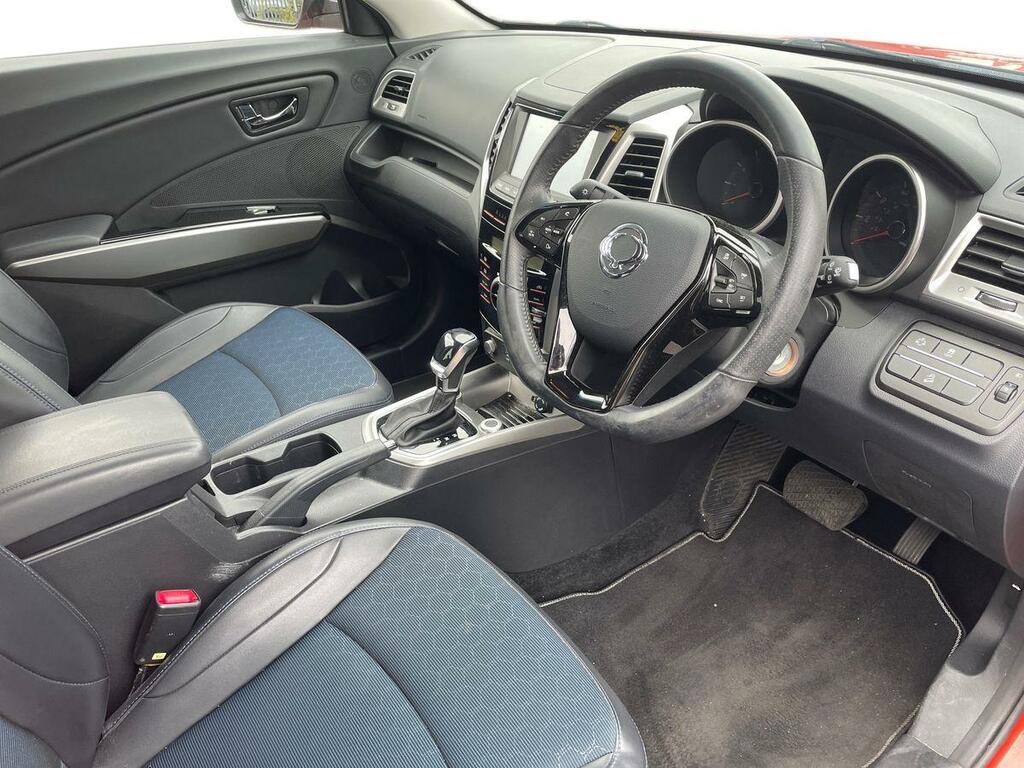 SsangYong Tivoli Hatchback Black #15