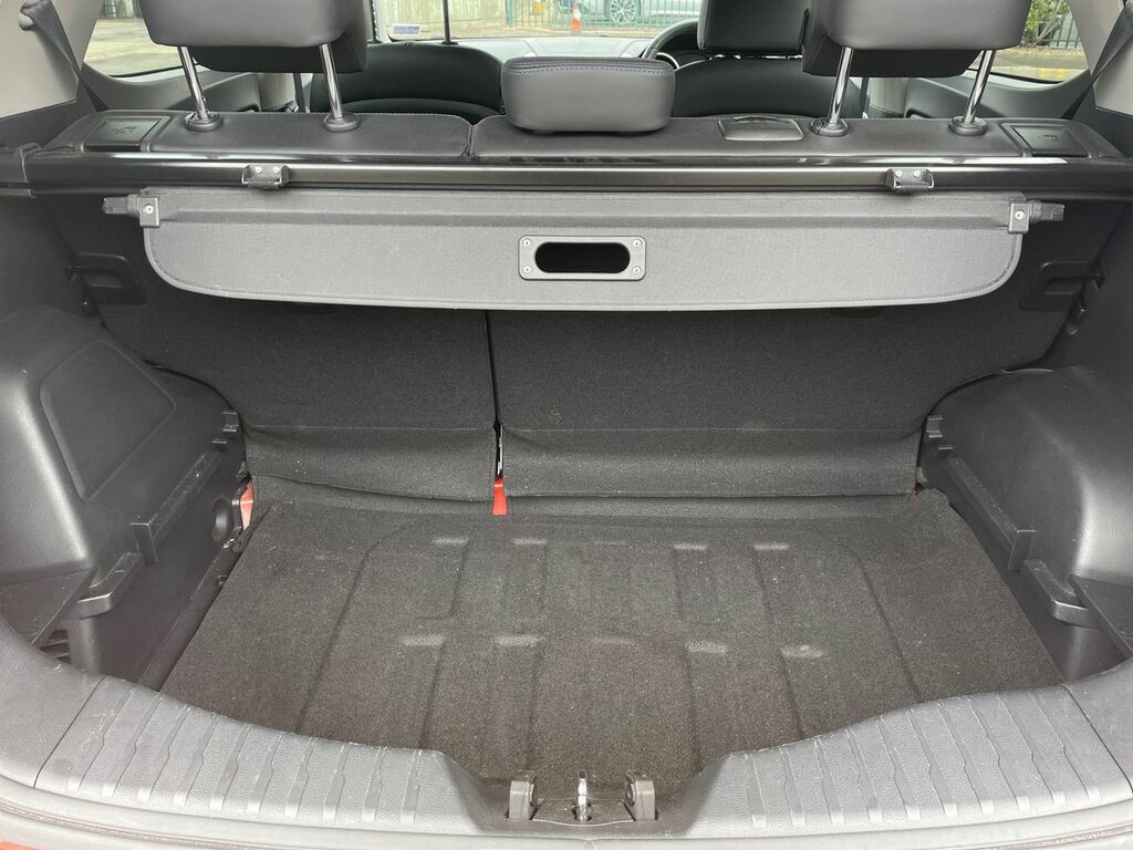 SsangYong Tivoli Hatchback Black #12