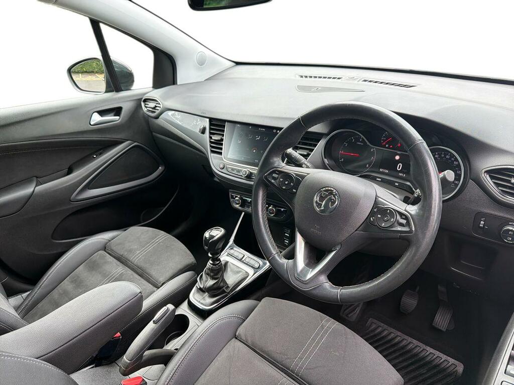 Vauxhall Crossland Design White #15