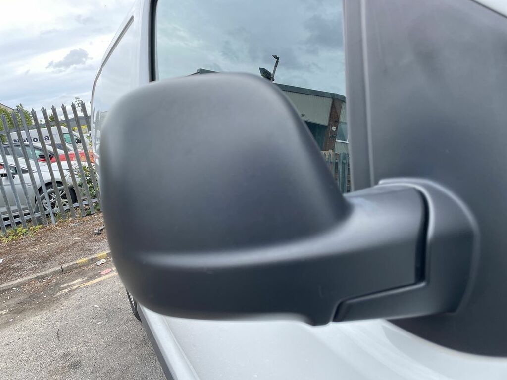 Vauxhall Vivaro Mpv Green #21