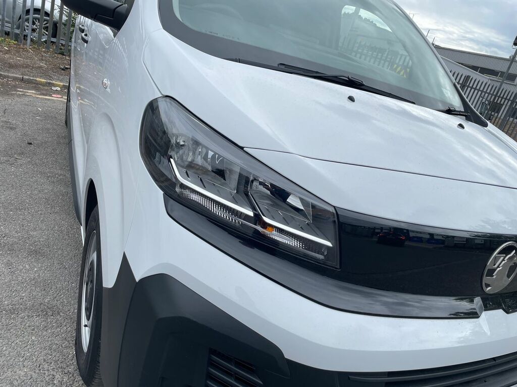 Vauxhall Vivaro Mpv Green #20