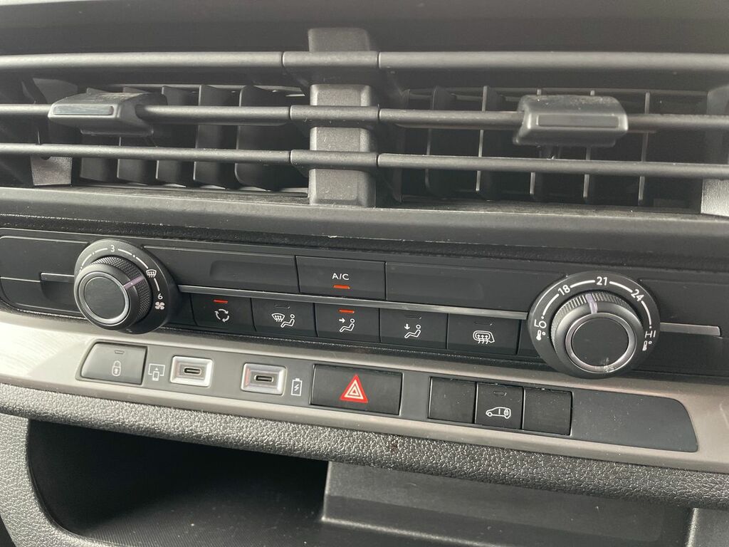 Vauxhall Vivaro Mpv Green #17