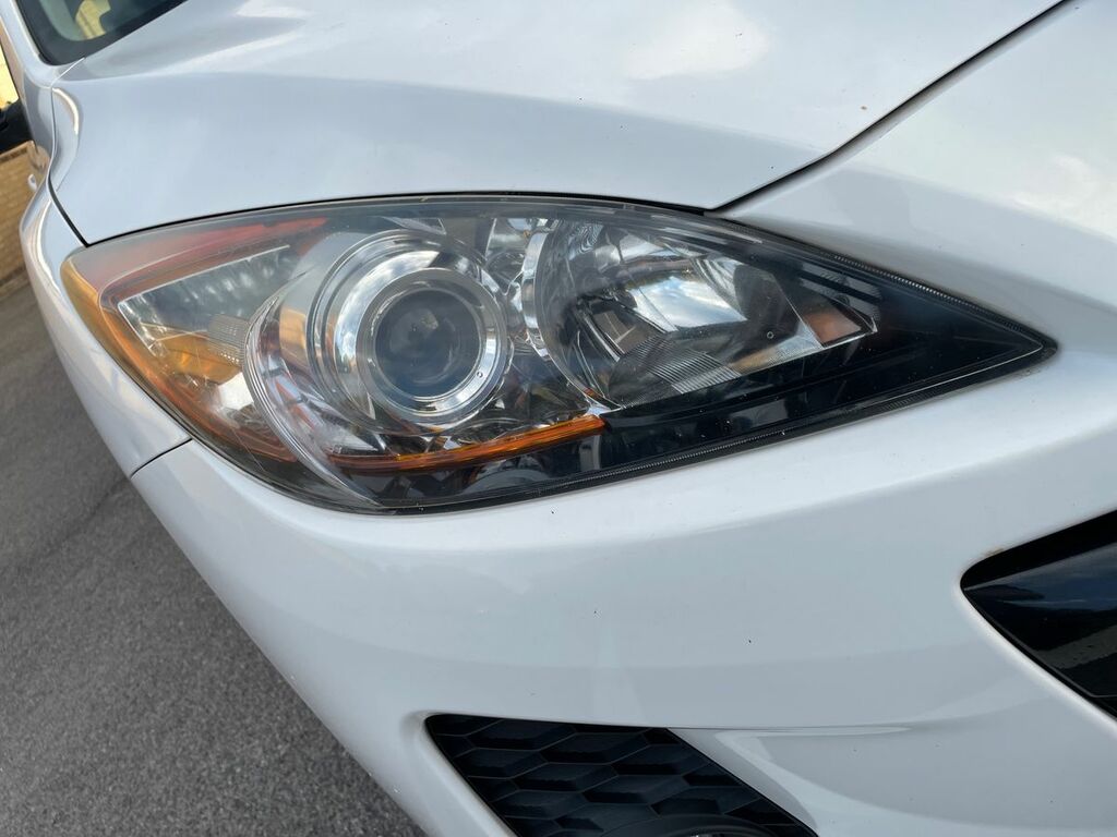 Mazda 3 1.6 Venture Euro 5 White #21