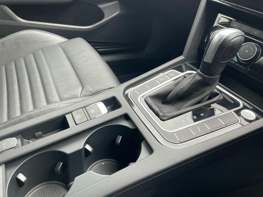 Volkswagen Passat 1.5 Tsi Evo R-line Grey #19