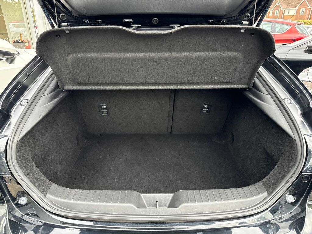 Mazda 3 2.5 E-skyactiv G Mhev 140 Homura White #12