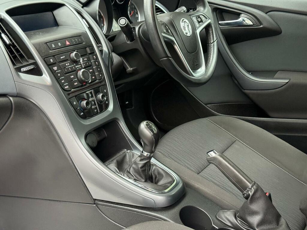Vauxhall Astra GTC 16V Limited Edition Coupe White #47