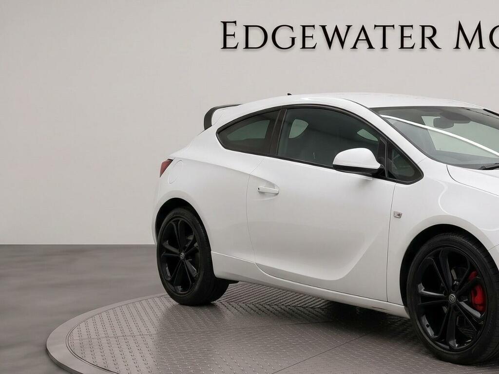 Vauxhall Astra GTC 16V Limited Edition Coupe White #11