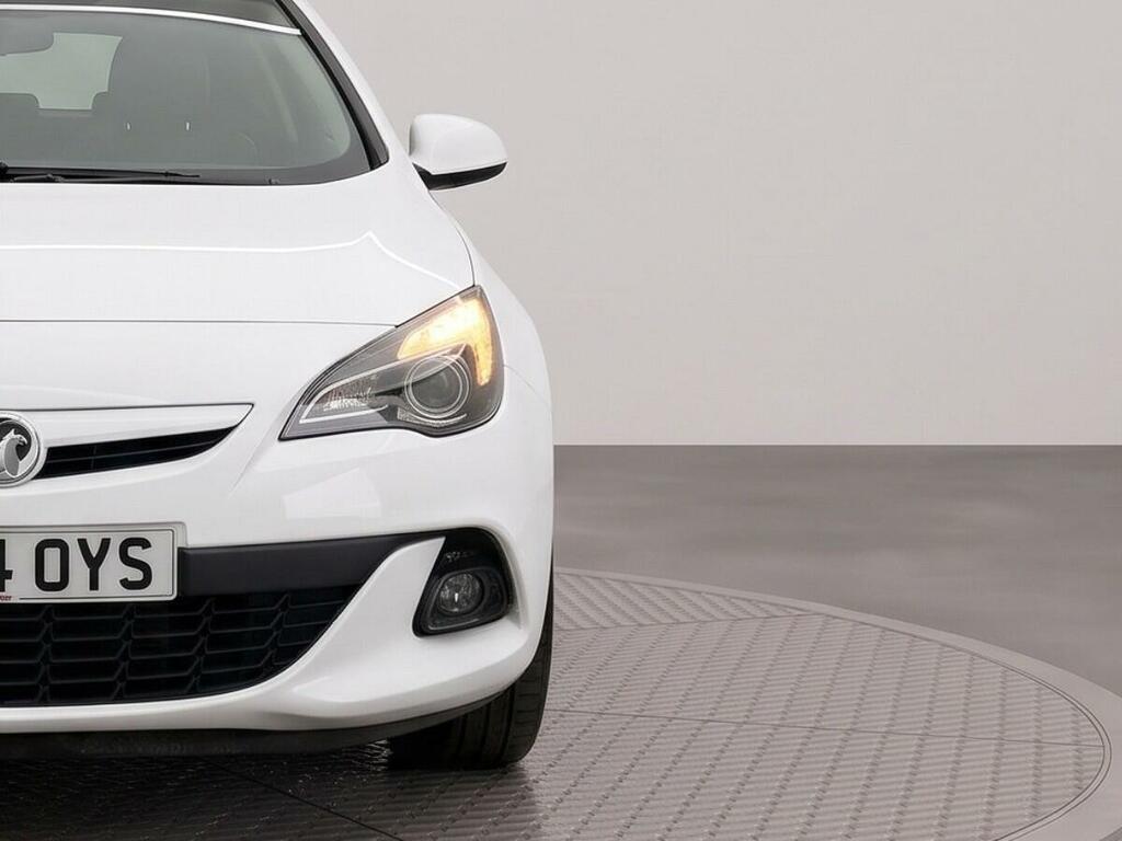 Vauxhall Astra GTC 16V Limited Edition Coupe White #17